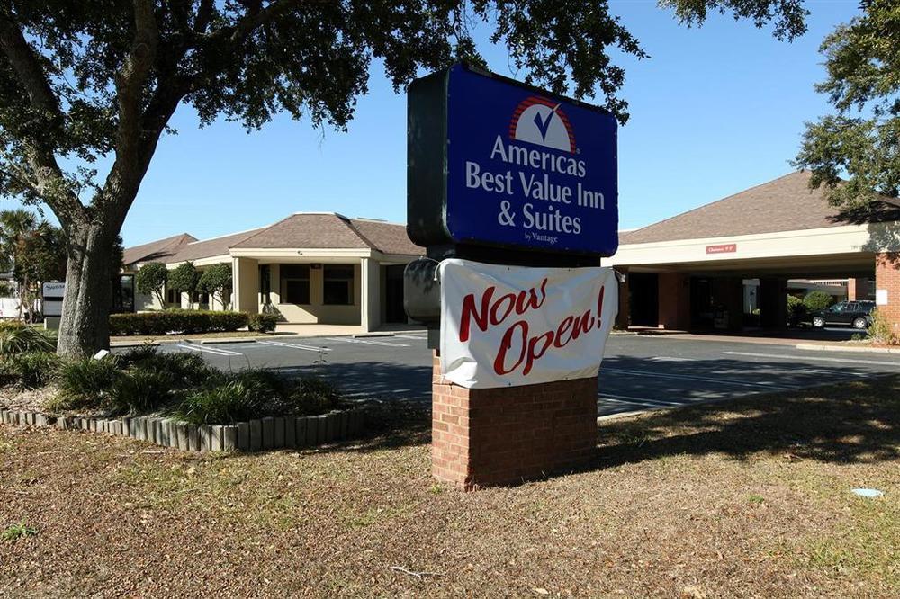 Rest And Relax Inn Pensacola Exteriör bild